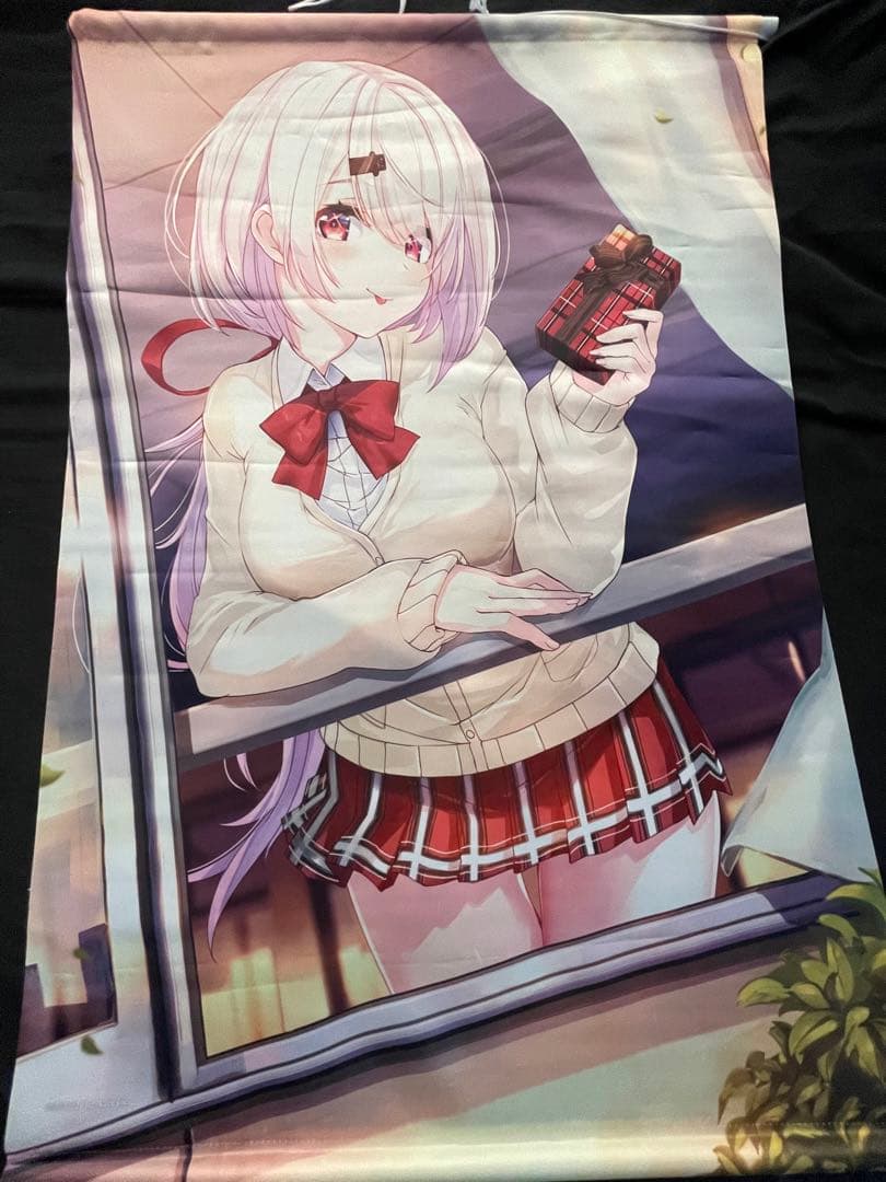 椎名唯華 バレンタイン タペストリー