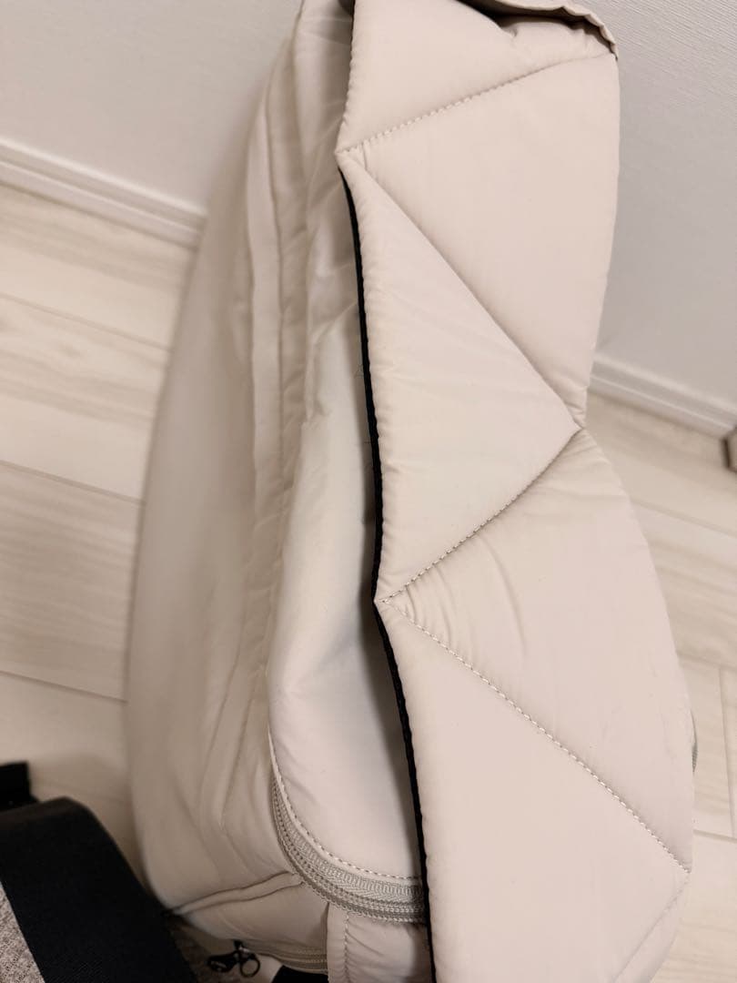 お値下げ！SSOOOK SLINGBAG(バッグ右）タグ付き　ベージュ L右