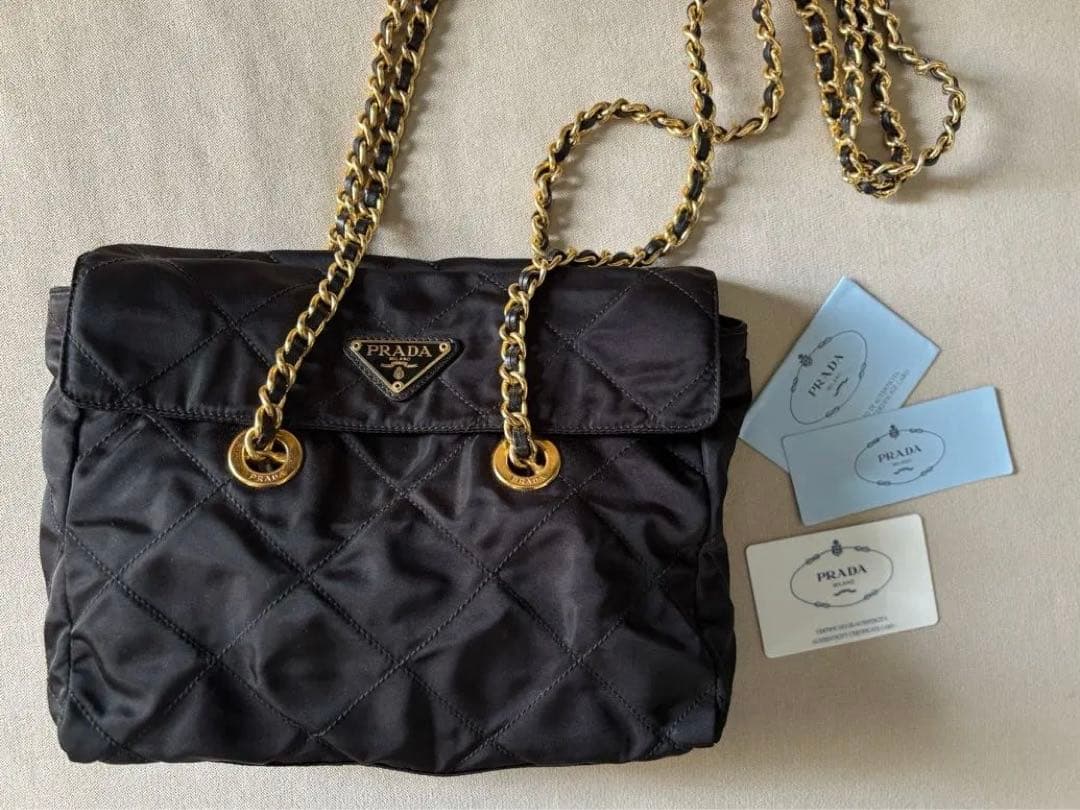 美品✨️【PRADA】 ミニチェーンショルダーバッグ ロゴ 正規品 白タグカード