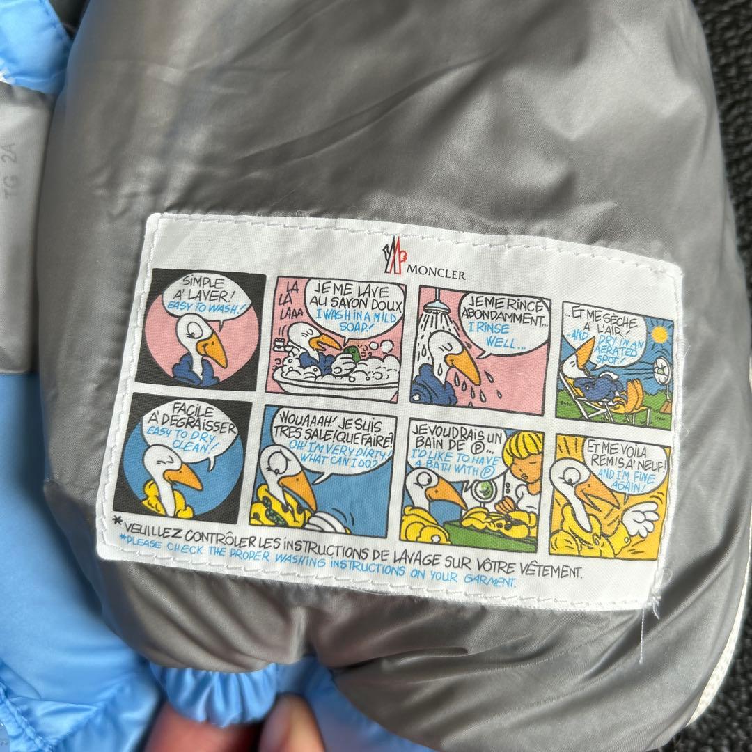 モンクレール フード付きダウンベスト