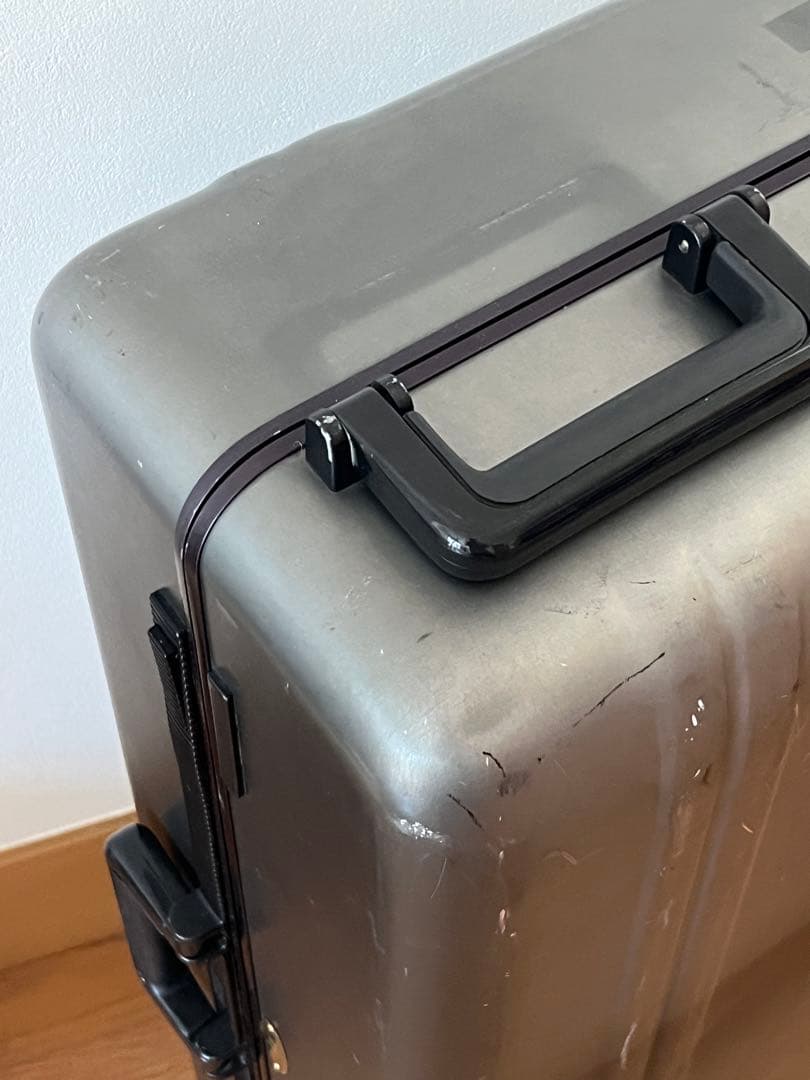 ゼロハリバートン　アルミスーツケース