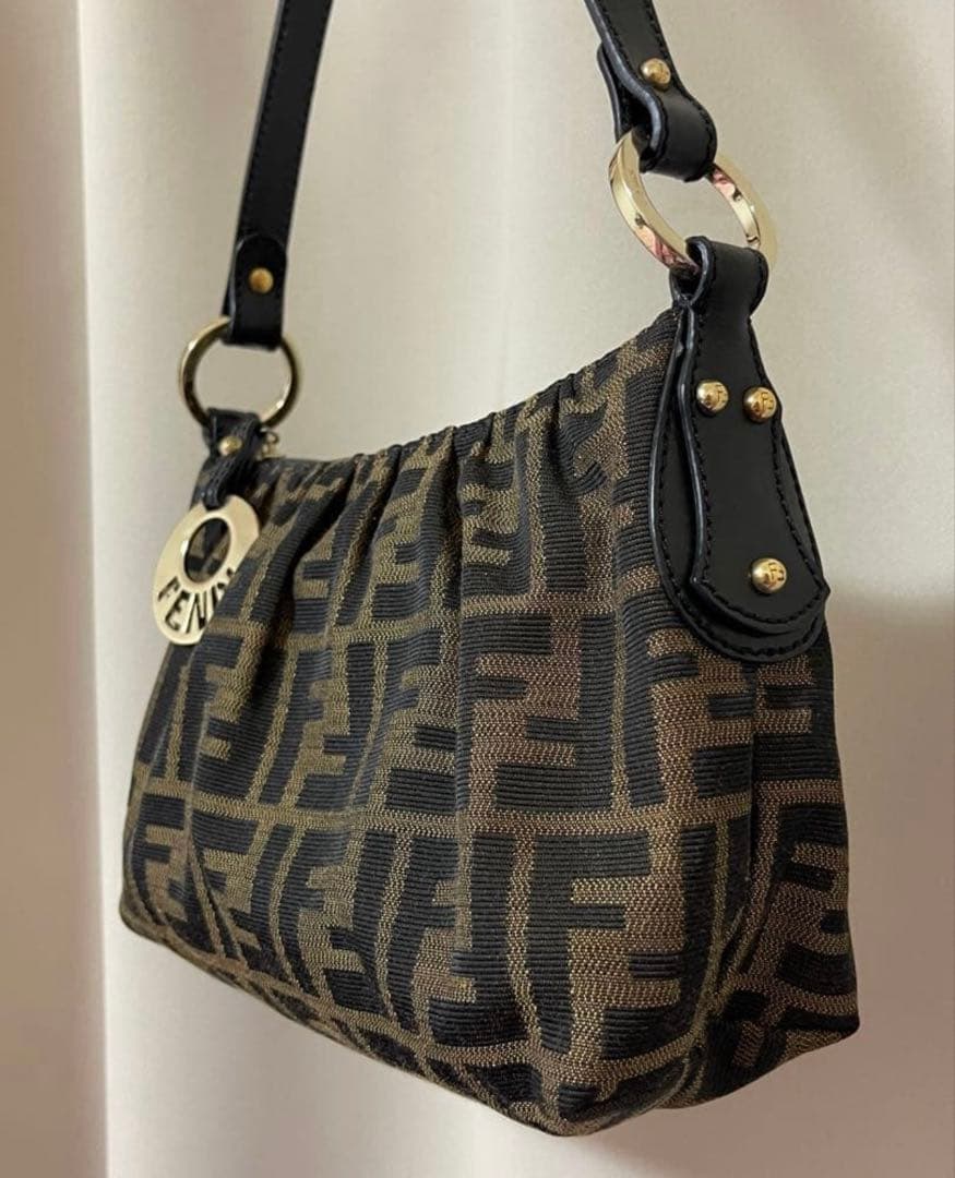 FENDI ズッカ柄ショルダーバッグ ハン ドバッグショルダーバッグ [中古]