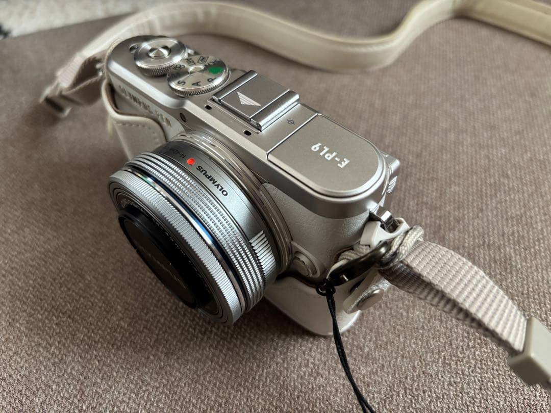 OLYMPUS PEN E-PL9ミラーレス一眼カメラ