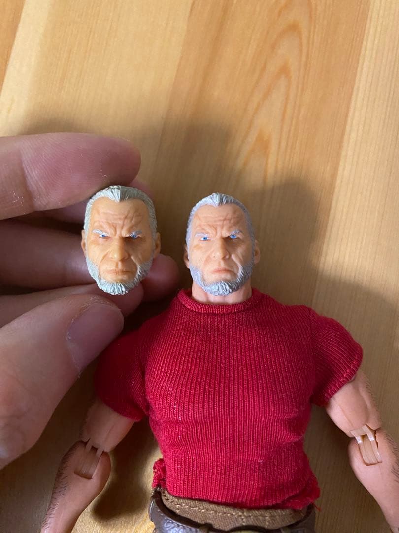 mezco メズコ ローガン necaカスタム アクションフィギュア