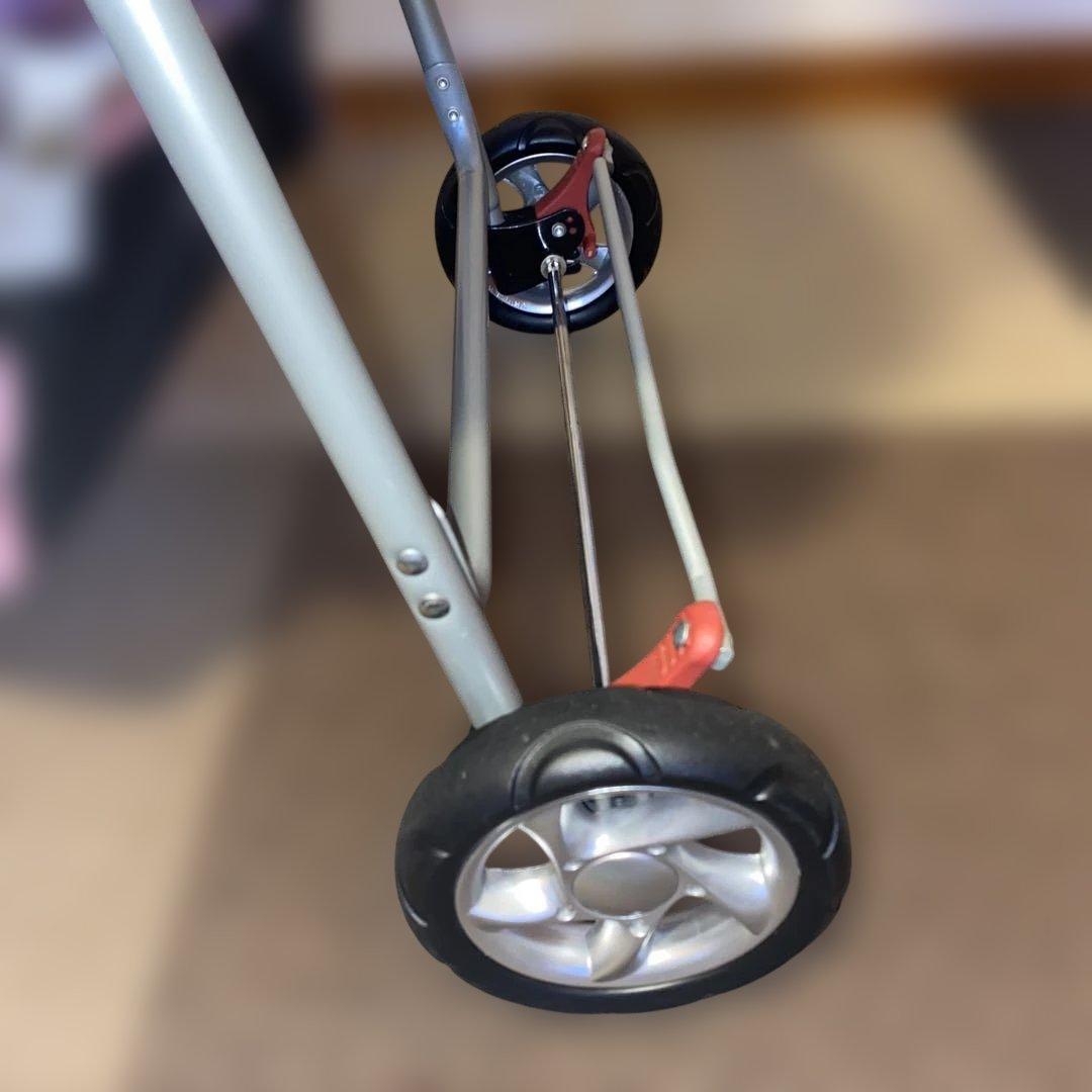 【引き取り希望】ペットカート前輪が2輪のため安定感あり！3輪と4輪のいいとこどり