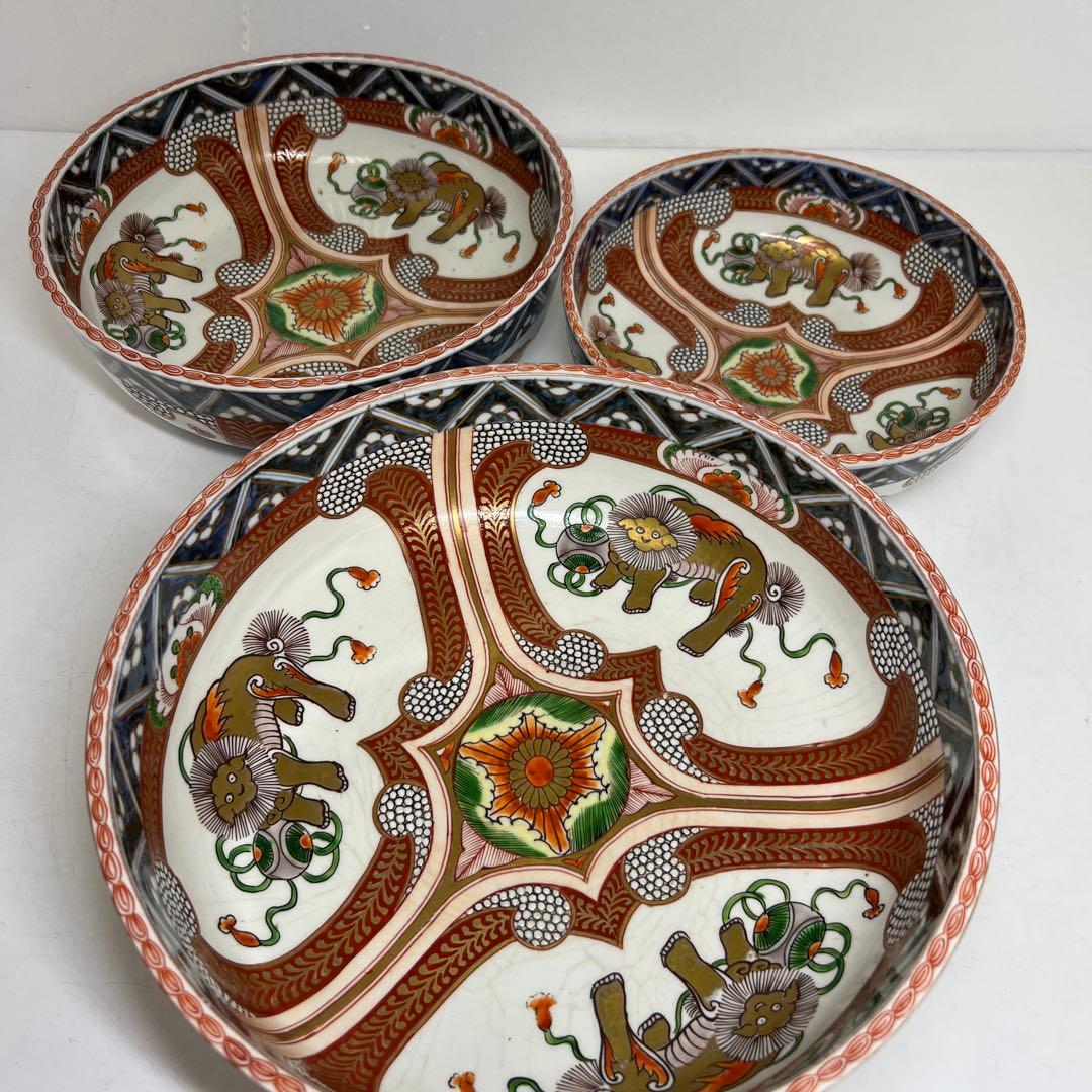 古伊万里　上手赤絵獅子図　三ツ鉢　タカサ　東さ8-0119①