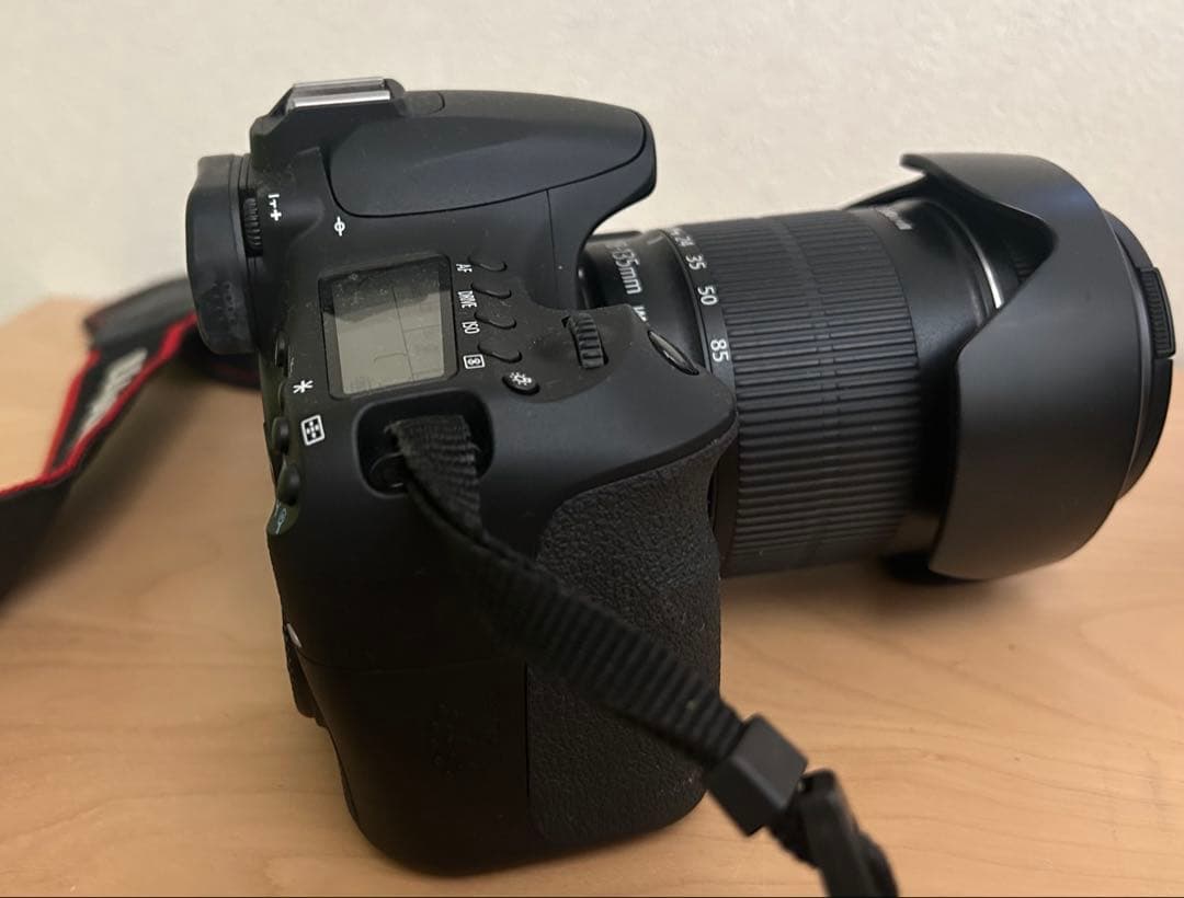 Canon EOS 60D デジタル一眼レフカメラ　EW-73B ES-62