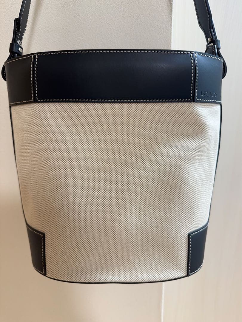 IACUCCI ブラック ショルダーバッグ