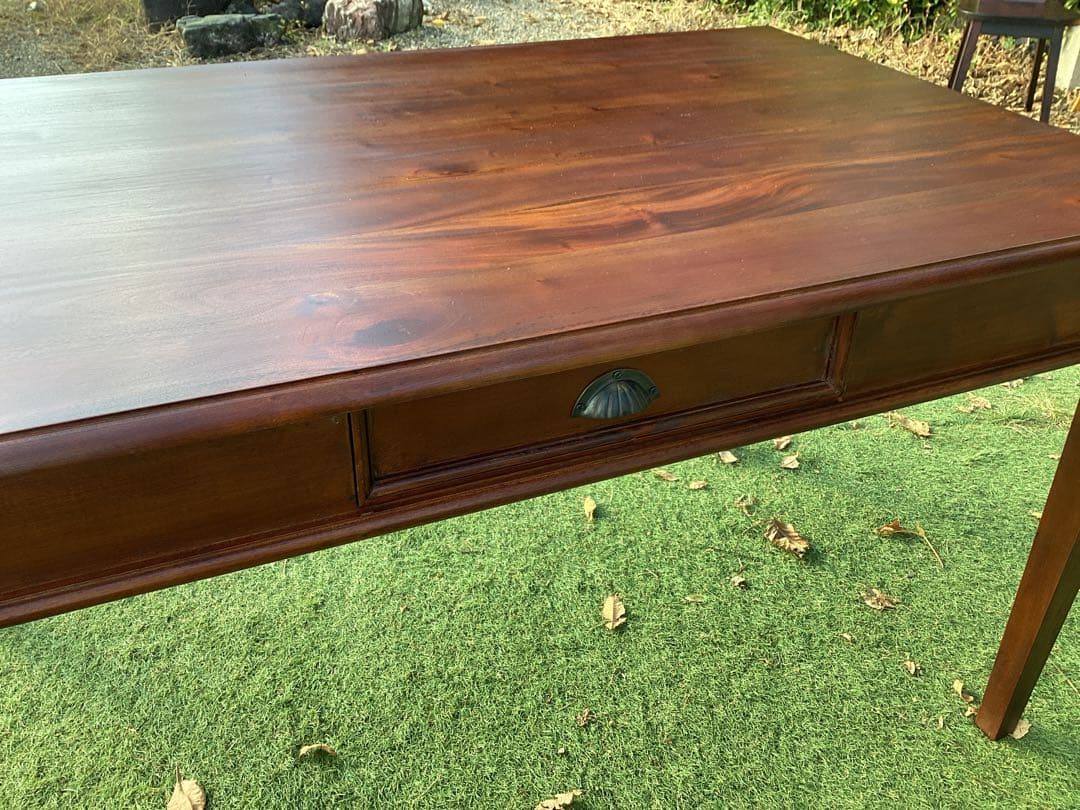 [梅村千恵美] アンティーク調　ダイニングテーブル　マホガニー