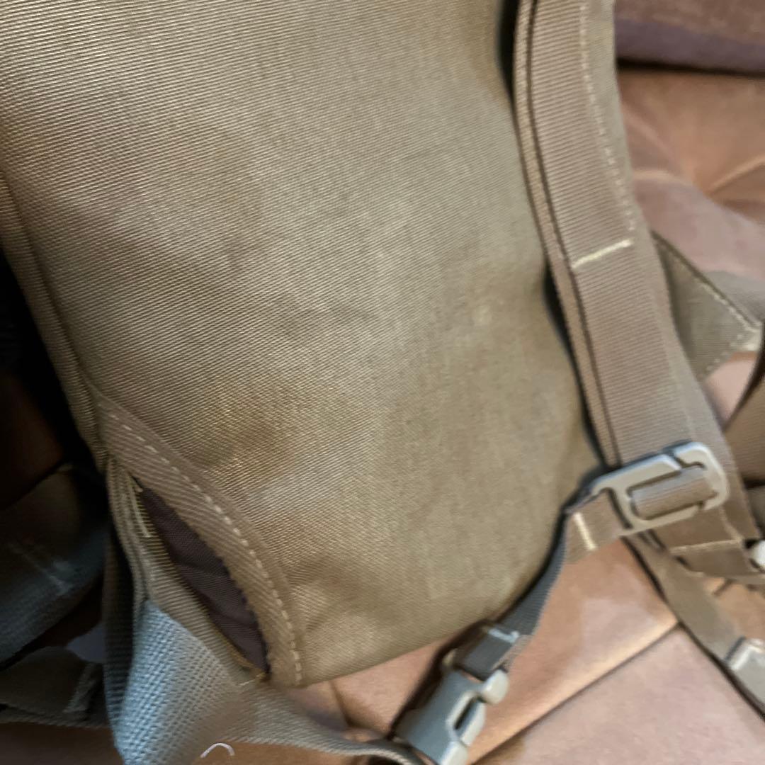 カーキ ナイロン ミニバックパック