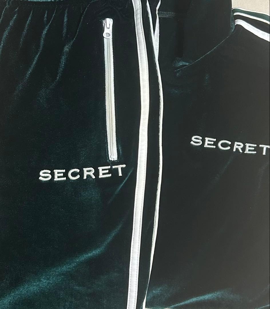 SECRET ベロアセットアップ緑色