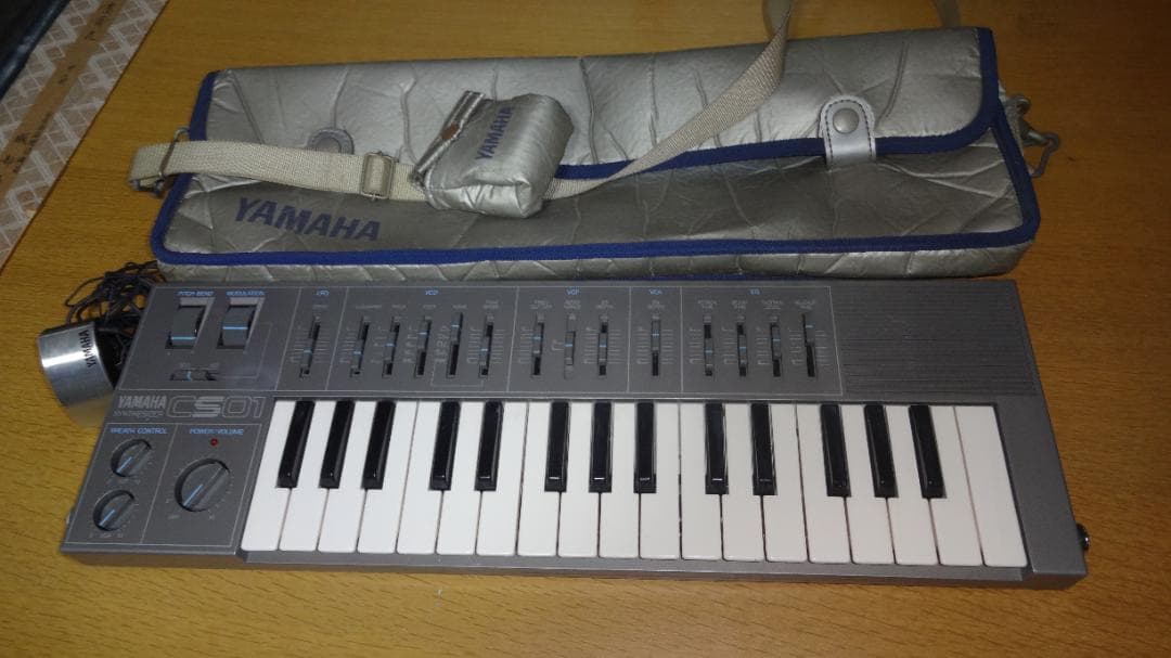 Yamaha CS-01 シンセサイザー （難あり）
