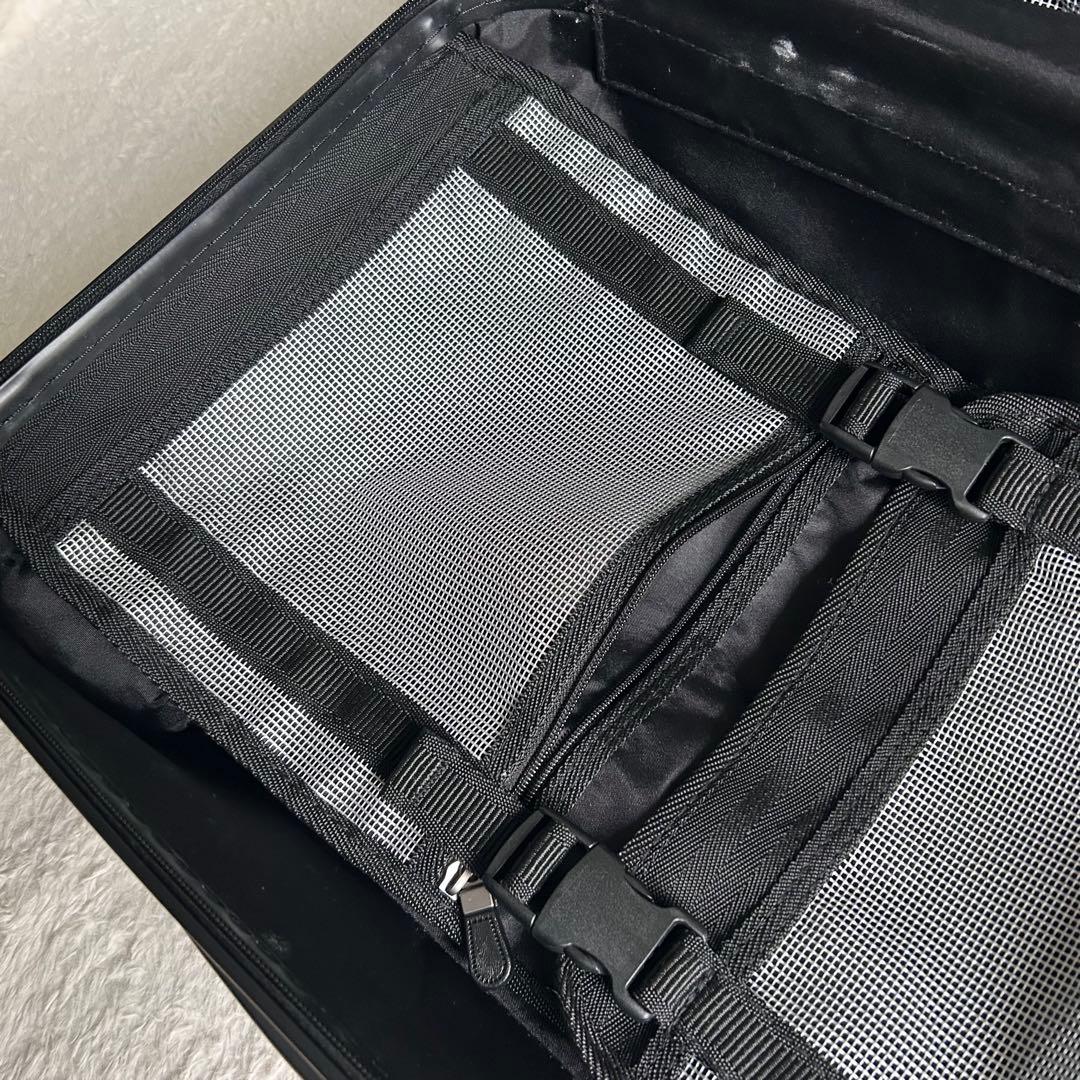 【美品】メルセデスベンツ キャリーケース 2輪 ブラック 機内持ち込み可 32L