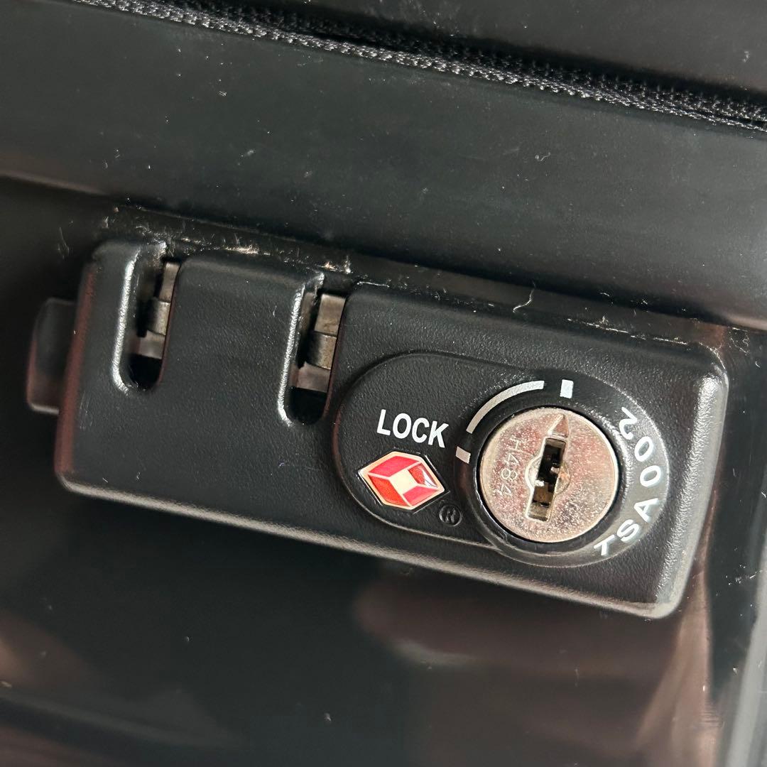 【美品】メルセデスベンツ キャリーケース 2輪 ブラック 機内持ち込み可 32L