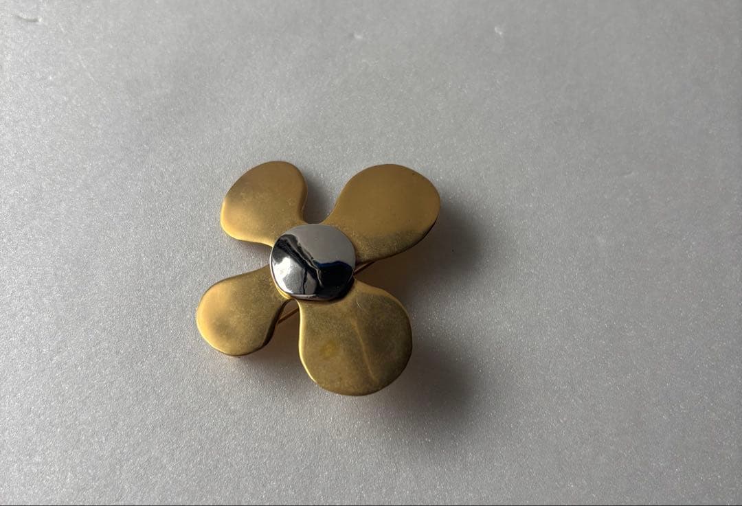 tanakas08228　イヴサンローランYSL ヴィンテージブローチ