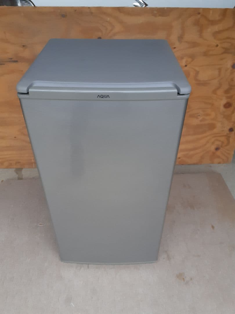 AQUA ノンフロン直冷式冷蔵庫　AQR-8G シルバー　アクア　冷蔵庫　直冷式