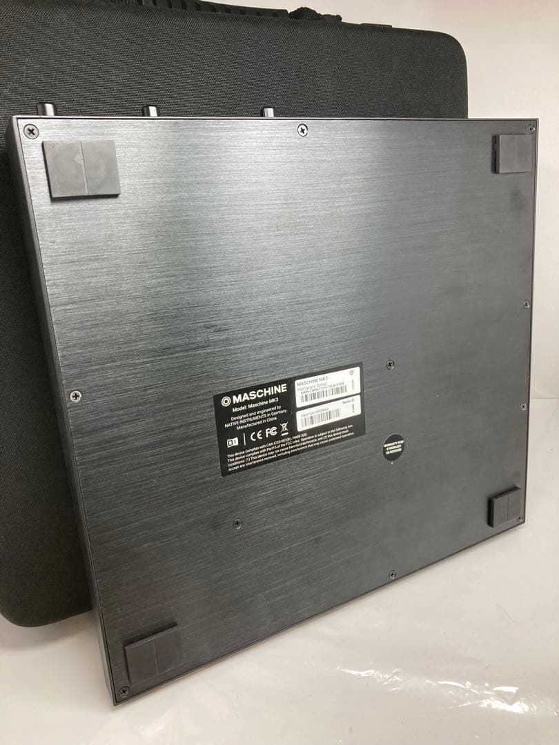 Native Instrument MASCHINE MK3 ※専用ケース付属