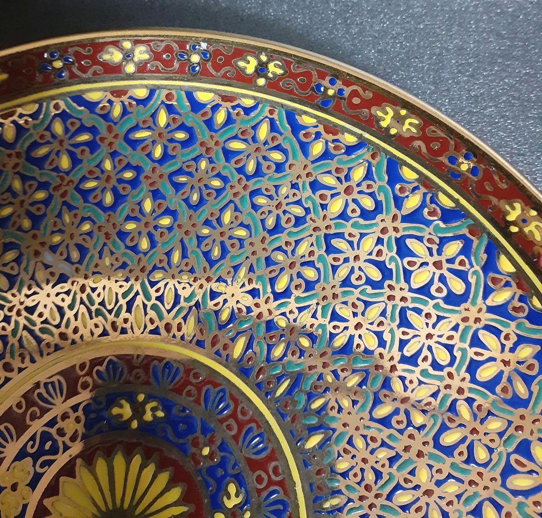 Hand painted in Thailand ハンドペイント 金彩 花文様皿