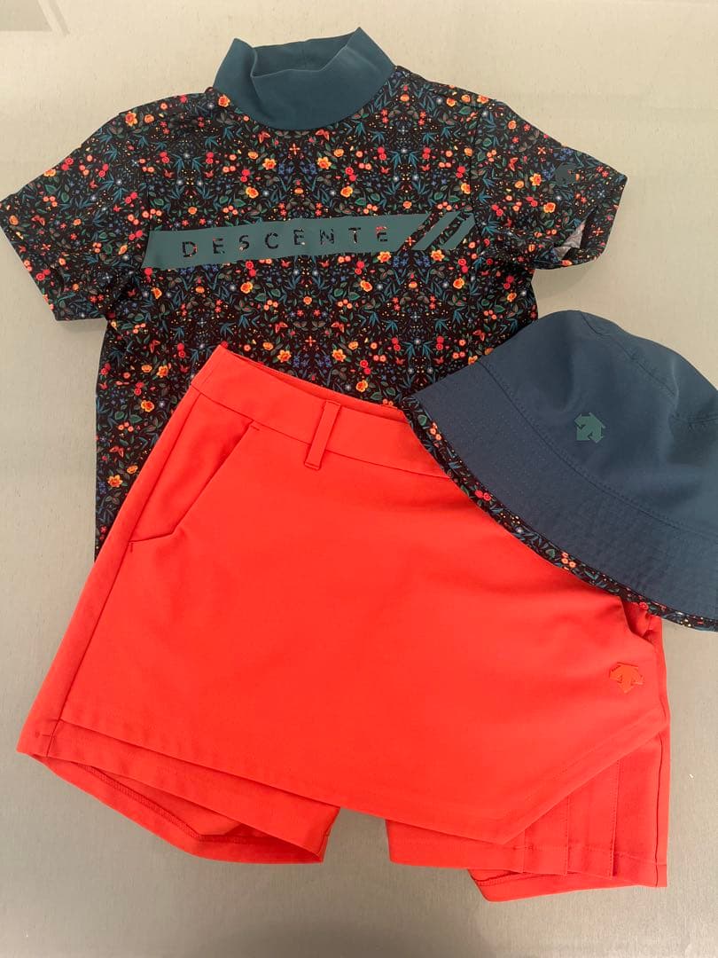 DESCENTE ゴルフウェアセット 花柄