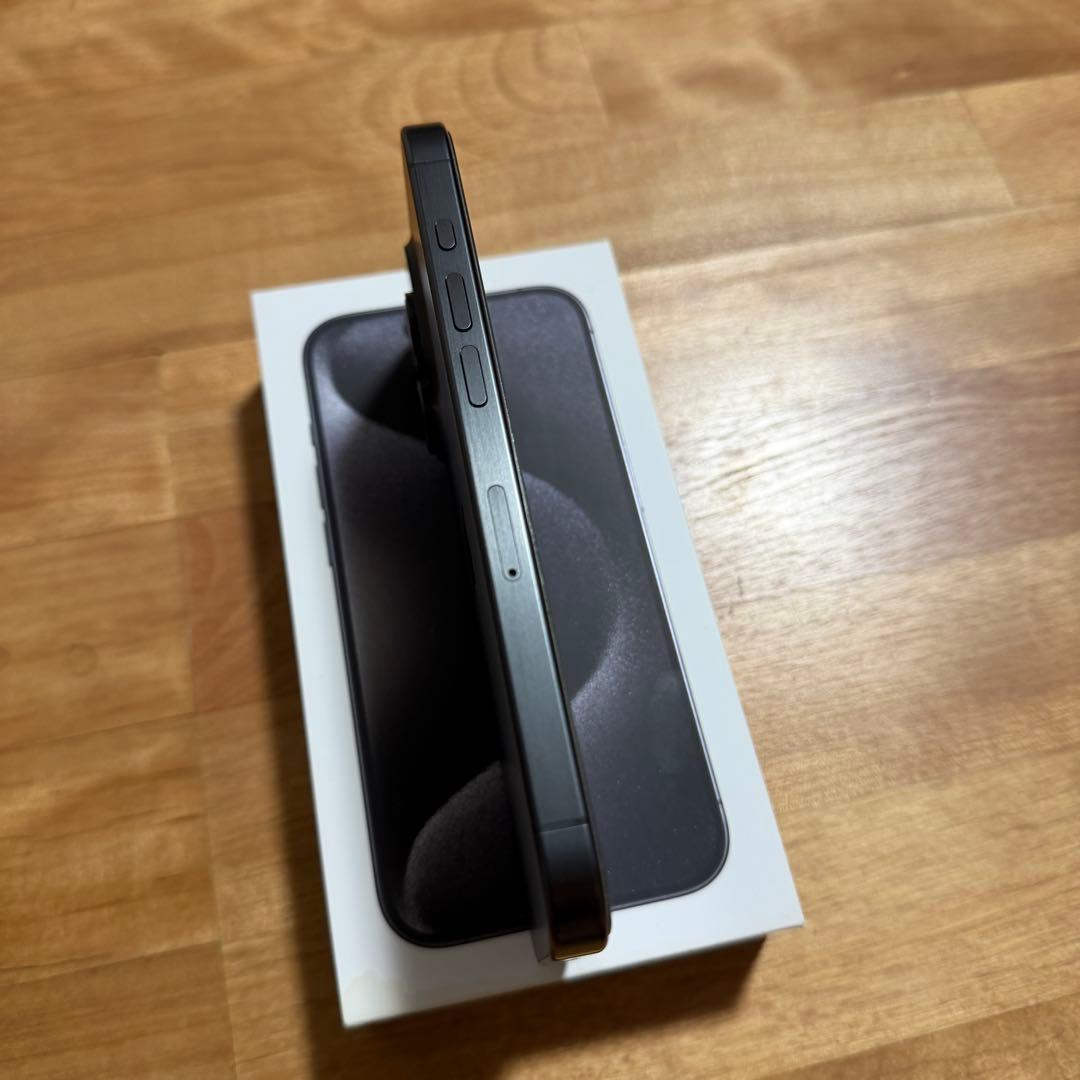 【美品】iPhone 15 Pro 128GB ブラックチタニウム