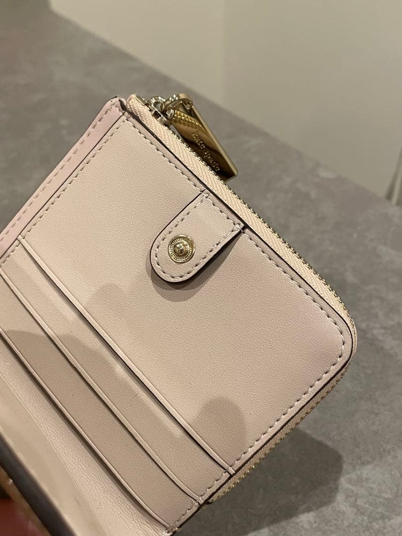 【新品・箱付き】kate spade スモールグリッターウォレット 二つ折り財布
