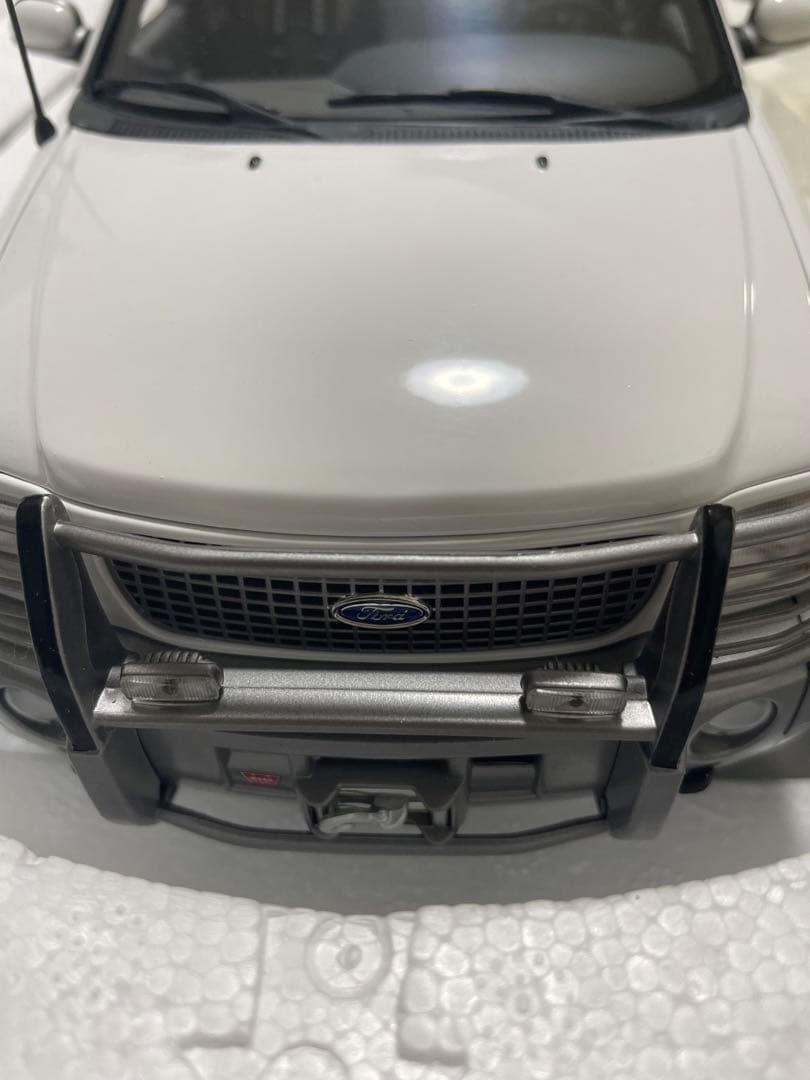 ミニカー Autoart 1/18 Ford EXPEDITION himalaya