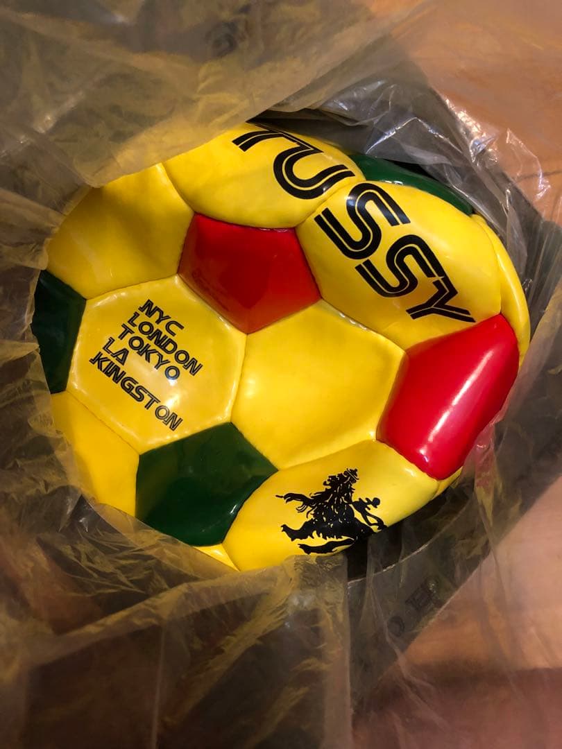 激レア！STUSSY 新品新品！未使用！未開封！サッカーボール ５号球　ラスタ