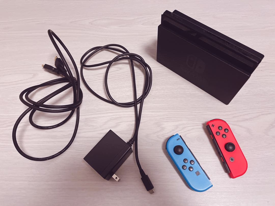 Nintendo Switch 本体 （赤/青ジョイコン）