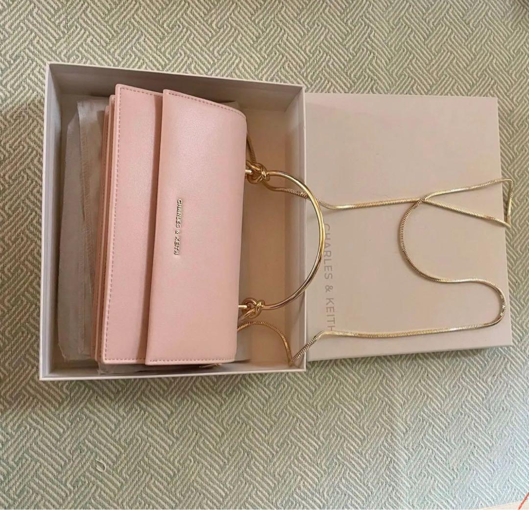 美品スカルプチュアハンドル ロングウォレット レザー チャールズアンドキース