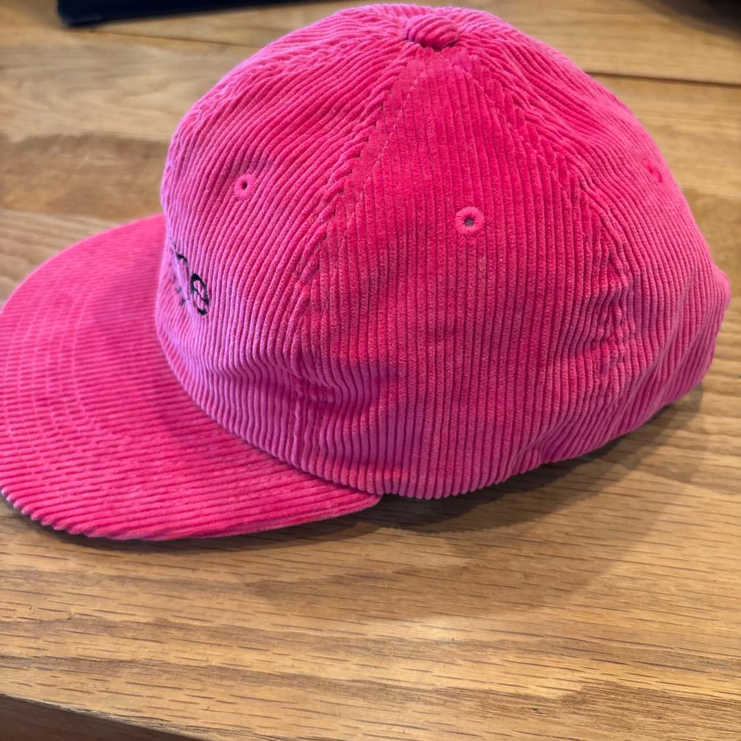 美品Supreme クラシックロゴ コーデュロイキャップ ピンク 刺繍ロゴ
