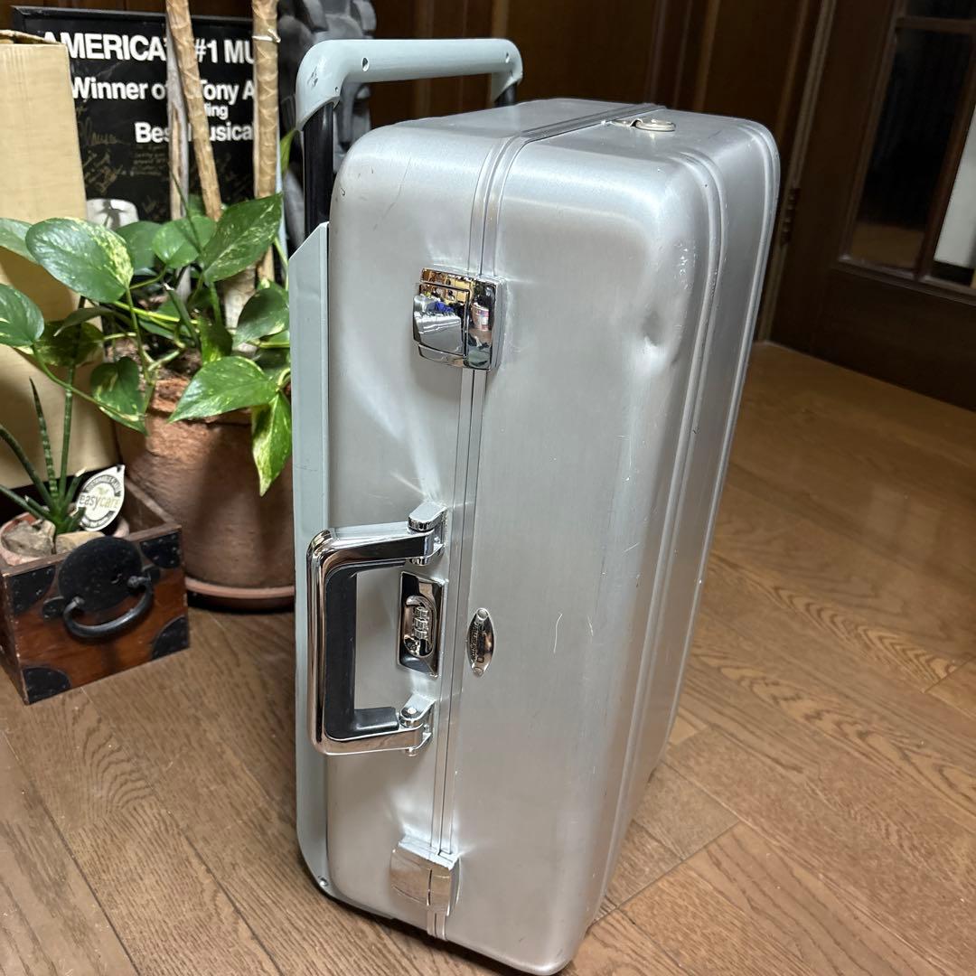 ゼロハリバートン　機内持込可能　アルミ製キャリーケース　トロリー　ビンテージ