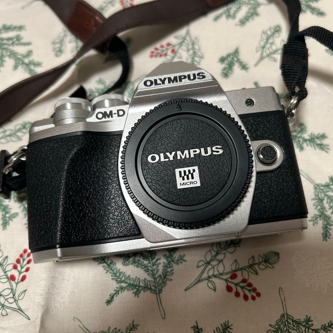 美品 オリンパス OM-D E-M10 markⅢ ダブルズームキット S492