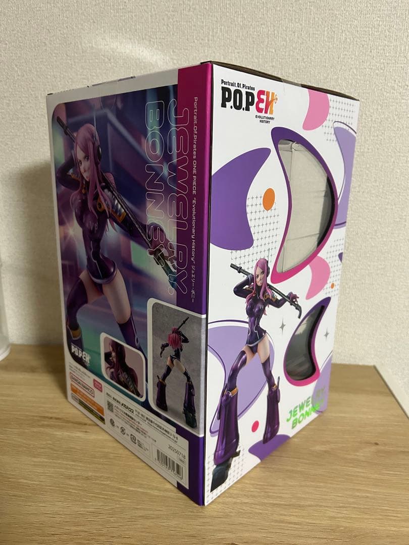 POPワンピース“Evolutionary History”ジュエリー・ボニー