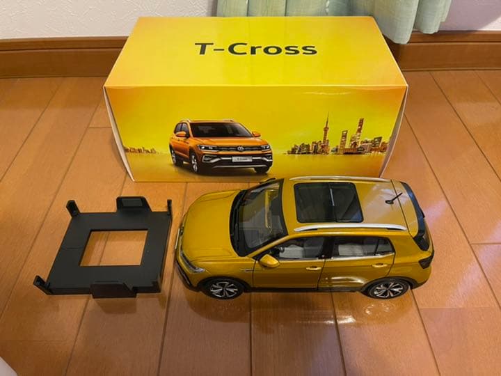 VW T-Cross 1/18ミニカー