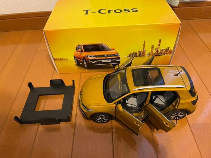 VW T-Cross 1/18ミニカー