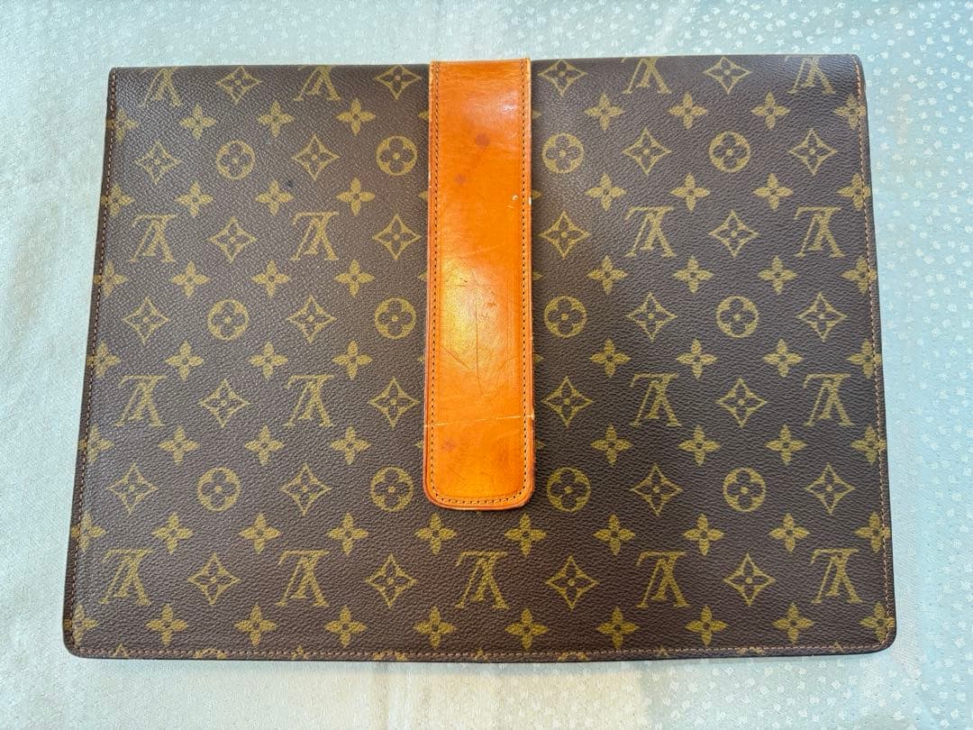 Louis Vuitton モノグラム A4書類ケース