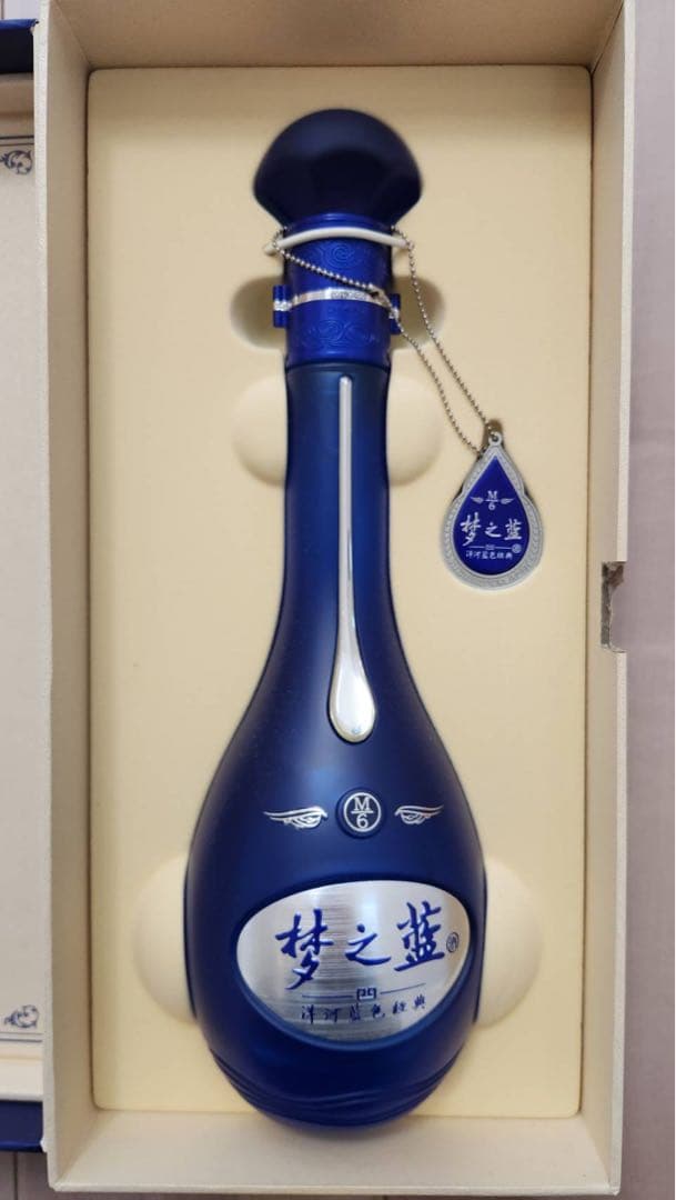 未開栓・正規品　新品手提げ付き 中国の白酒　【M6夢之藍】550ml 52%