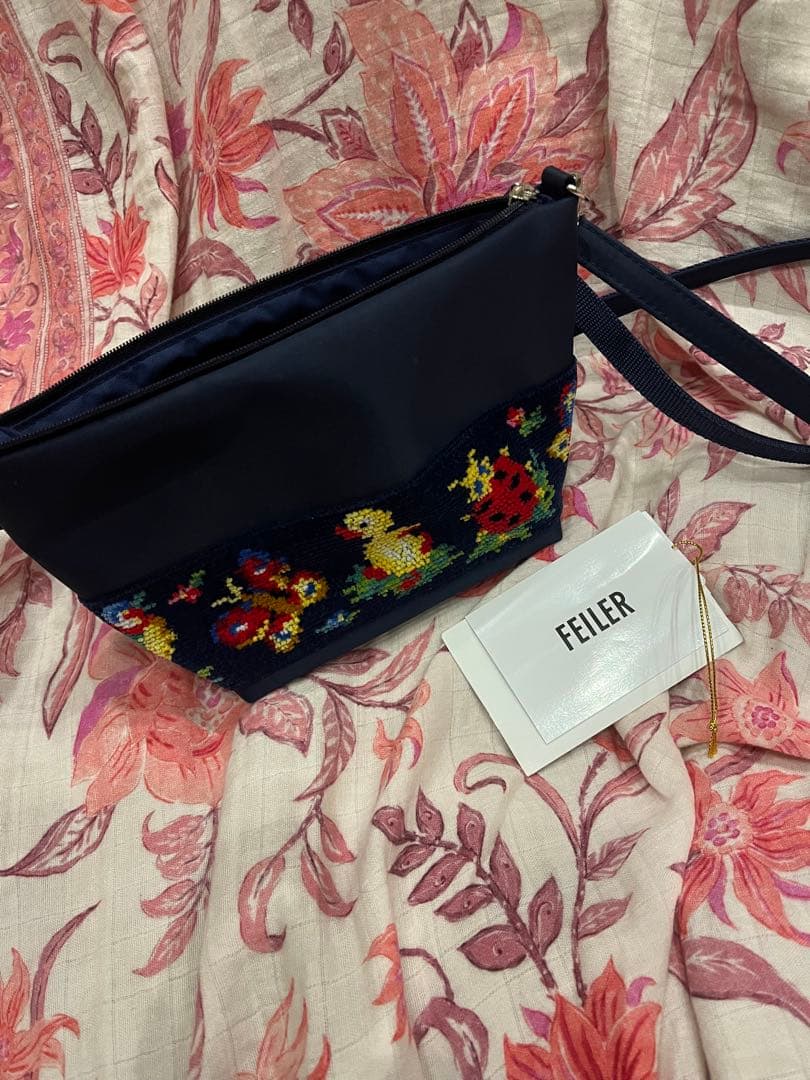 FEILER ネイビー刺繍ショルダーバッグ