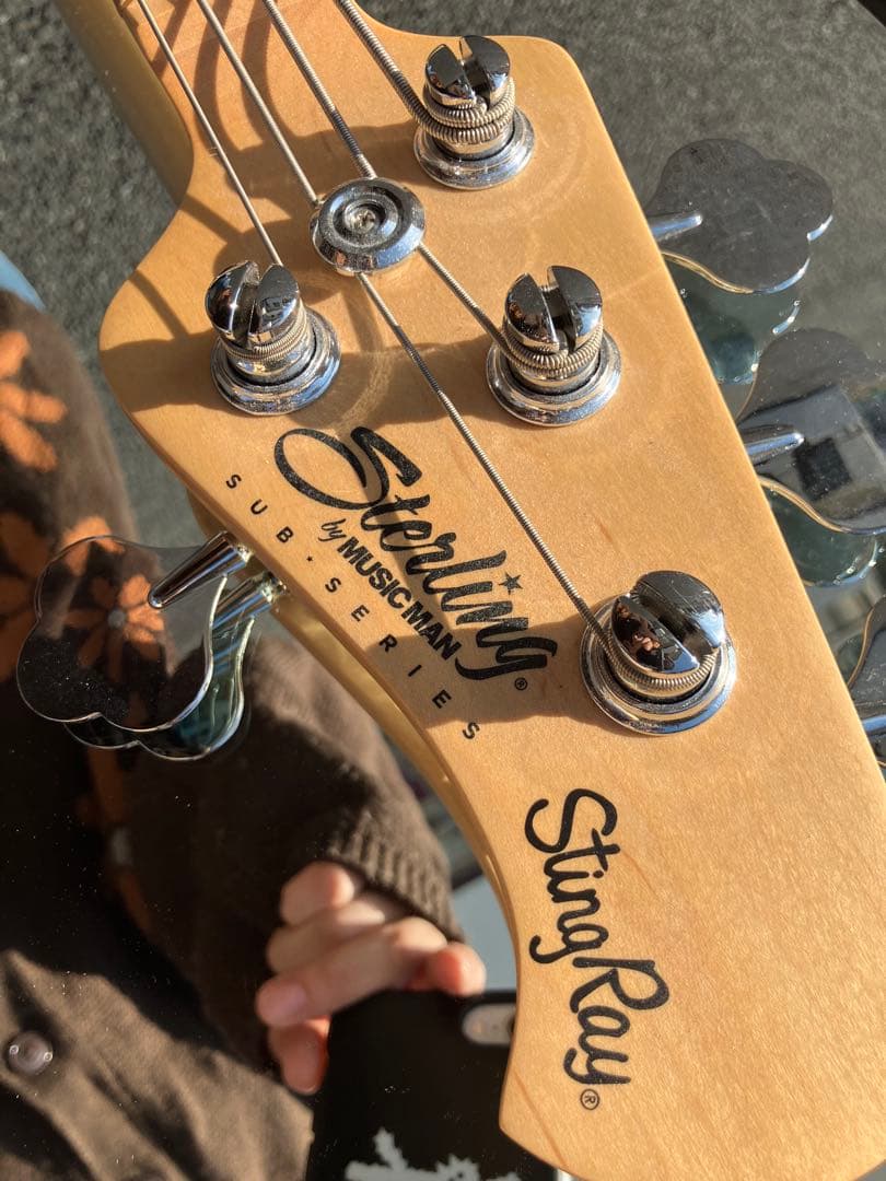 ち*る様 Sterling by Music Man StingRayエレキベー