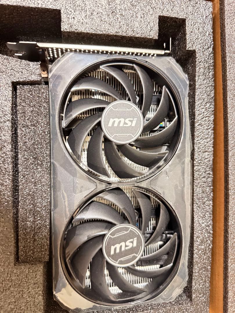 MSI GeForce RTX 4060 Ti 本体