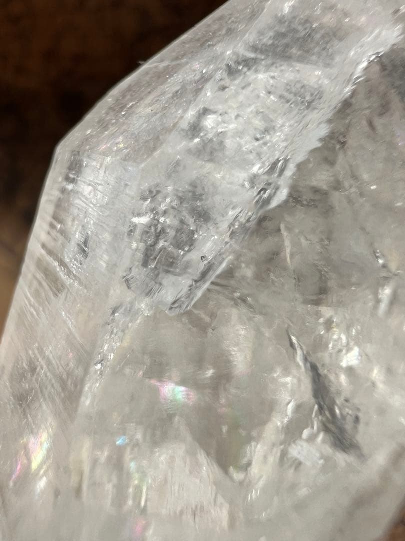 龍脈の精髄 ― 水晶「虹を宿す天の導き」 ※売上の一部を保護猫活動に使用