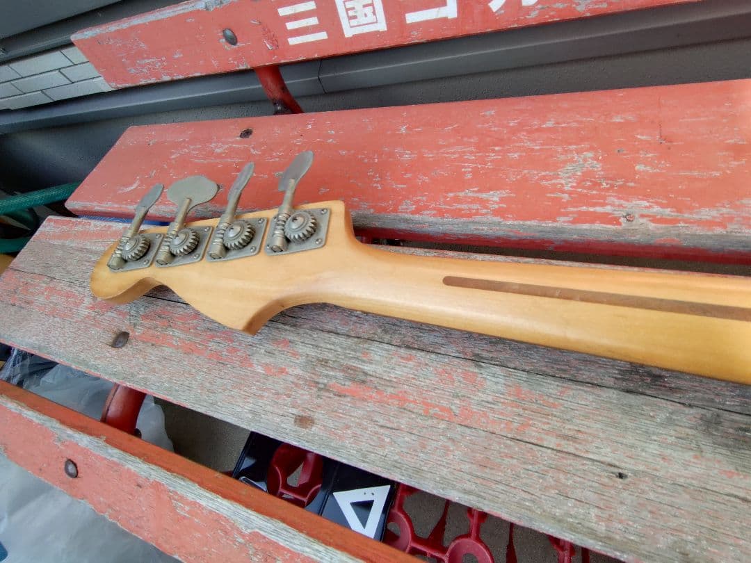 スクワイア Silverシリーズ Fender プレジションベース　JAPAN