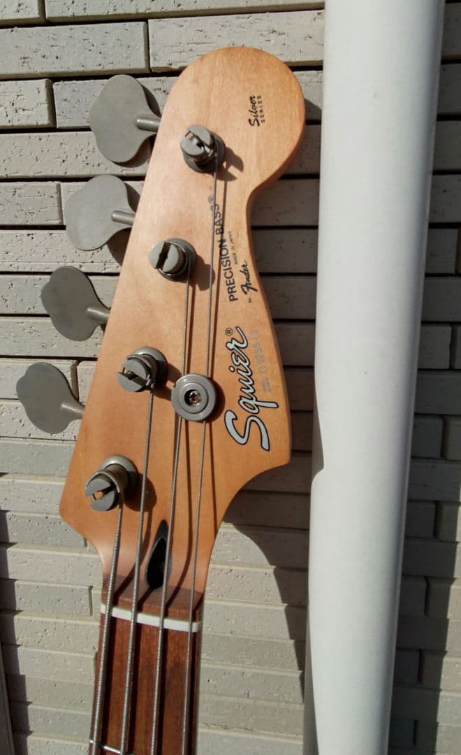 スクワイア Silverシリーズ Fender プレジションベース　JAPAN