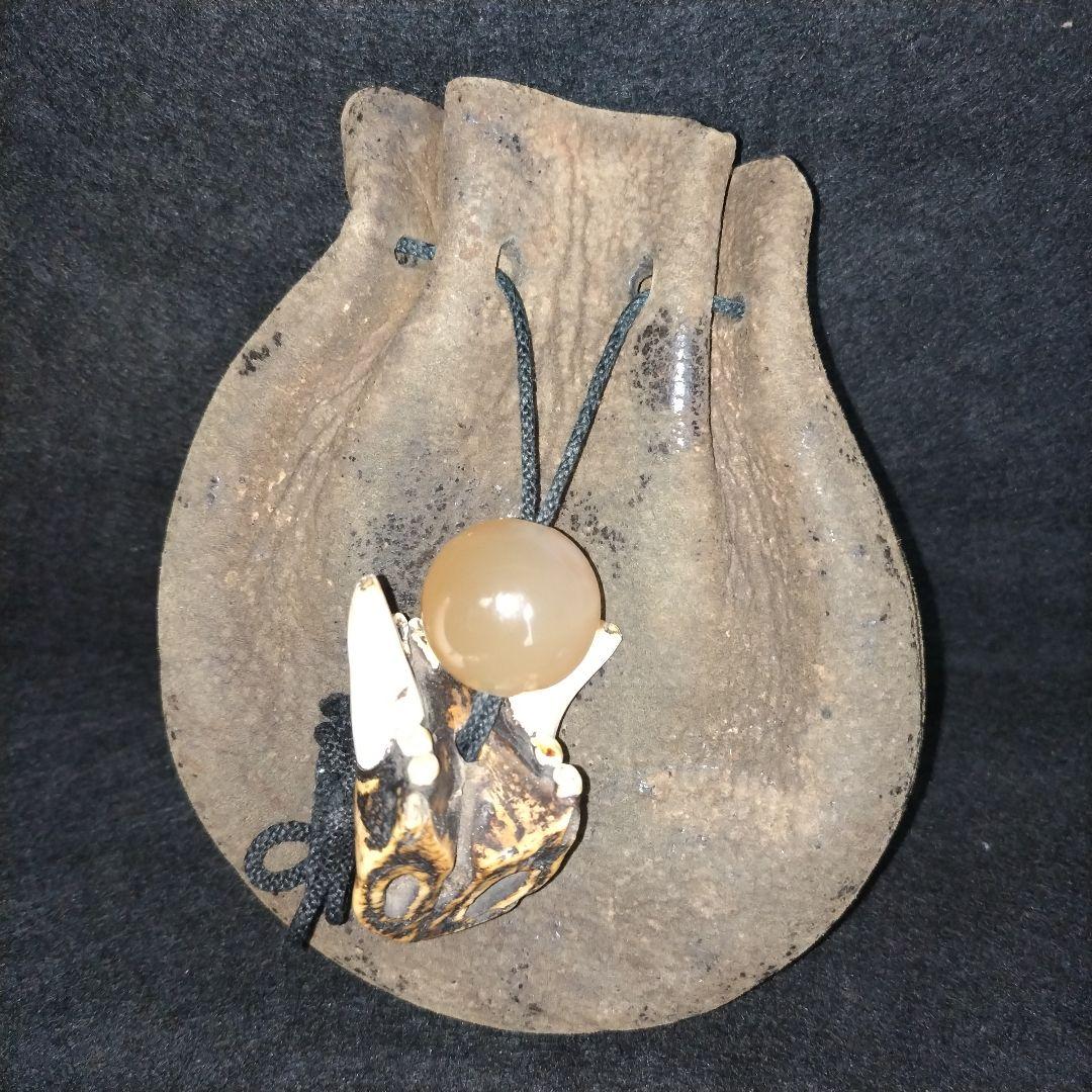 熊の牙 キバ / 根付・提げ物 骨董 時代物 翡翠 玉 水晶