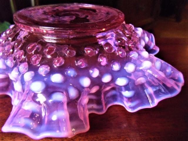 アメリカ　フェントン社　クランベリーオパールセント　ホブネイル ナッピーボウル