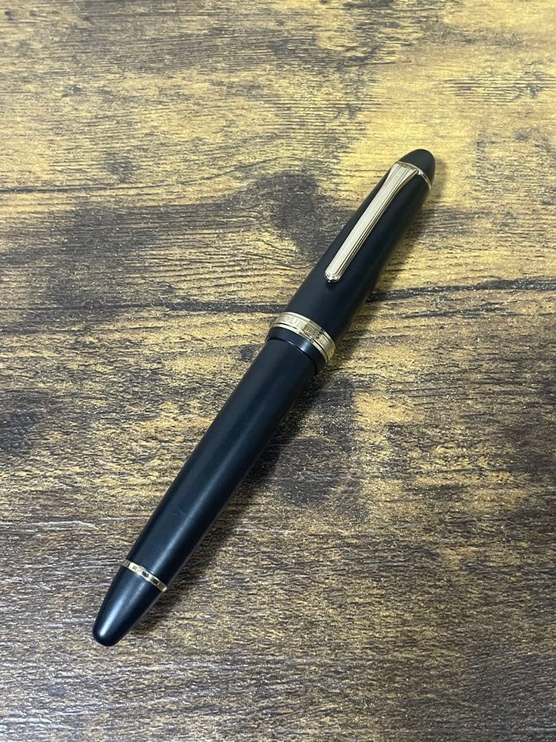 筆記確認済　美品　梨地　18k 備品あり　字幅MF セーラー　万年筆