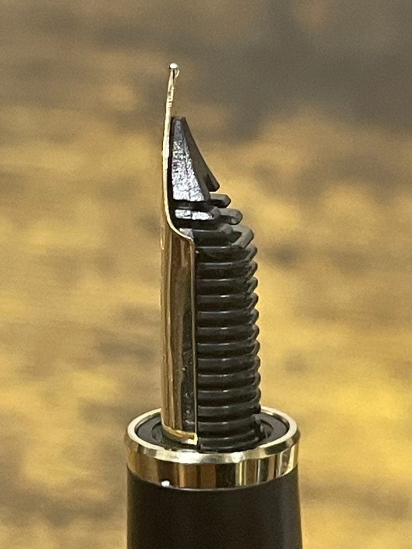 筆記確認済　美品　梨地　18k 備品あり　字幅MF セーラー　万年筆