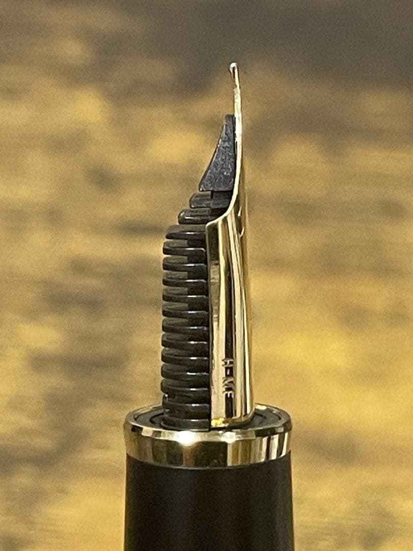 筆記確認済　美品　梨地　18k 備品あり　字幅MF セーラー　万年筆