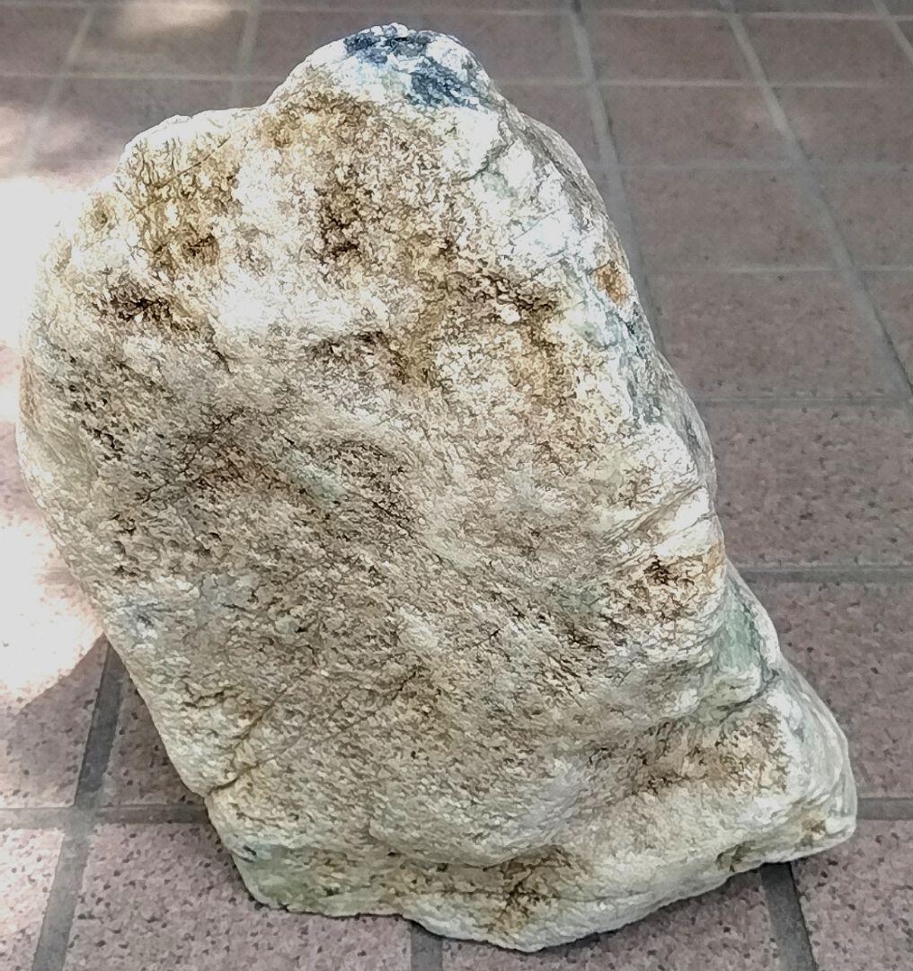 ★翡翠原石★糸魚川硬玉【横川・転石・1面カット8.15kg】