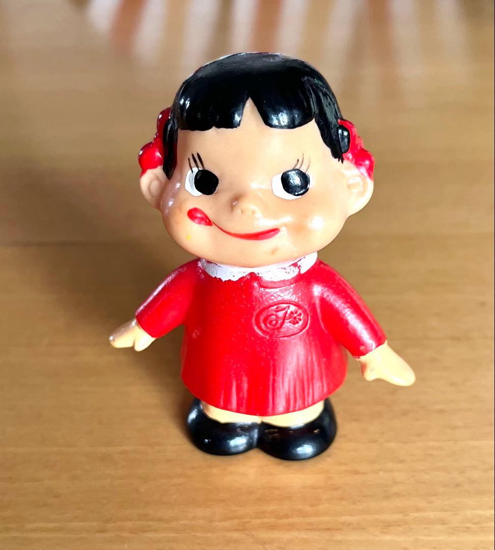 ペコちゃん 人形 ソフビ 園児服 不二家 当時物 レア　9㎝